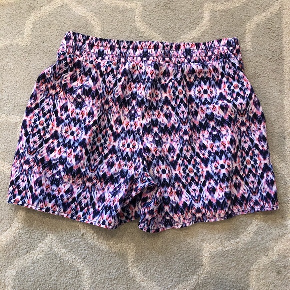 Patterned Shorts - Picture 2 of 4